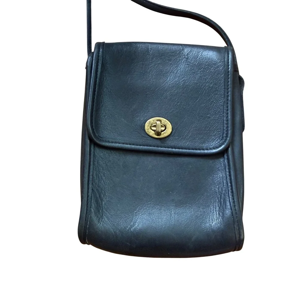 Coach 90s Vintage scooterLeather Crossbody Turnlock Pouch Bag Black 9898